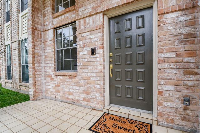 206 E Sutton Square, Stafford, TX 77477