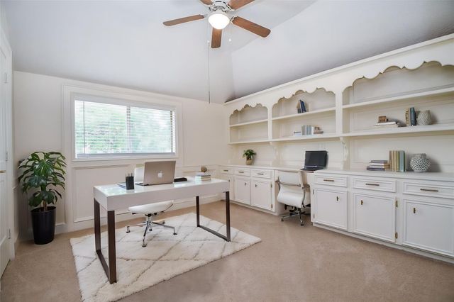 206 E Sutton Square, Stafford, TX 77477