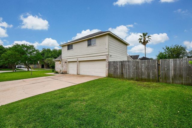 206 E Sutton Square, Stafford, TX 77477