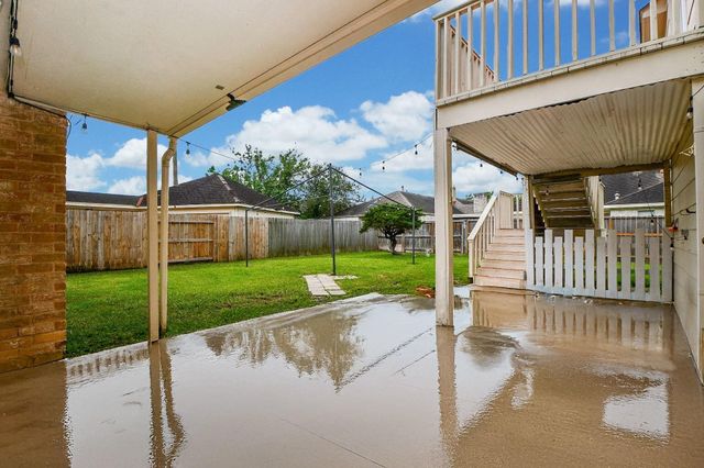 206 E Sutton Square, Stafford, TX 77477