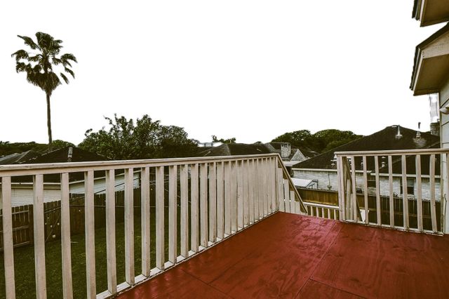 206 E Sutton Square, Stafford, TX 77477