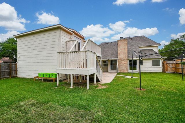 206 E Sutton Square, Stafford, TX 77477