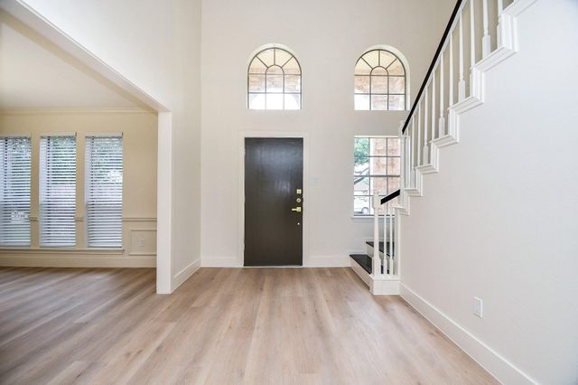 206 E Sutton Square, Stafford, TX 77477