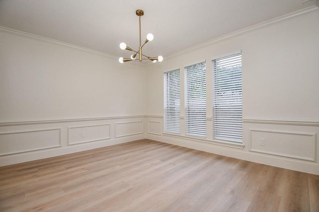 206 E Sutton Square, Stafford, TX 77477