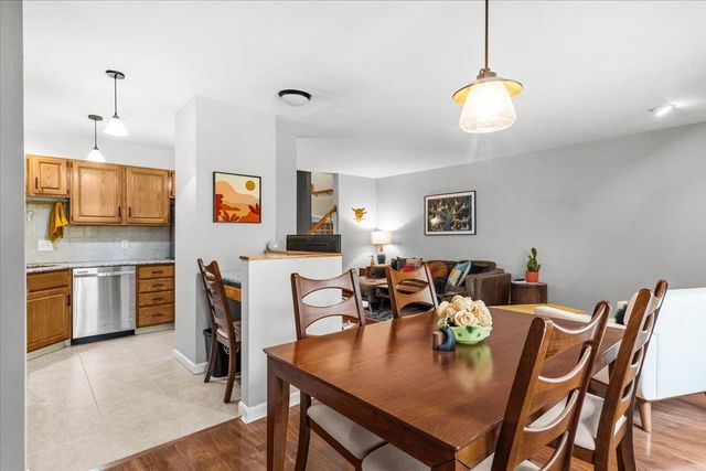 19 Saxonhollow Dr Unit G2, Essex Junction, VT 05452