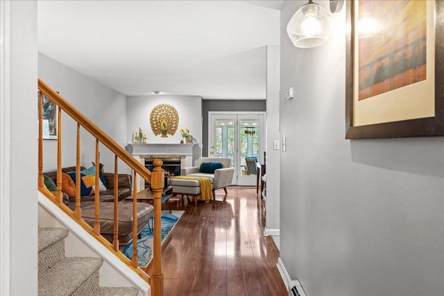 19 Saxonhollow Dr Unit G2, Essex Junction, VT 05452