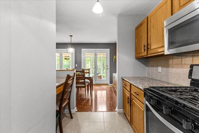 19 Saxonhollow Dr Unit G2, Essex Junction, VT 05452