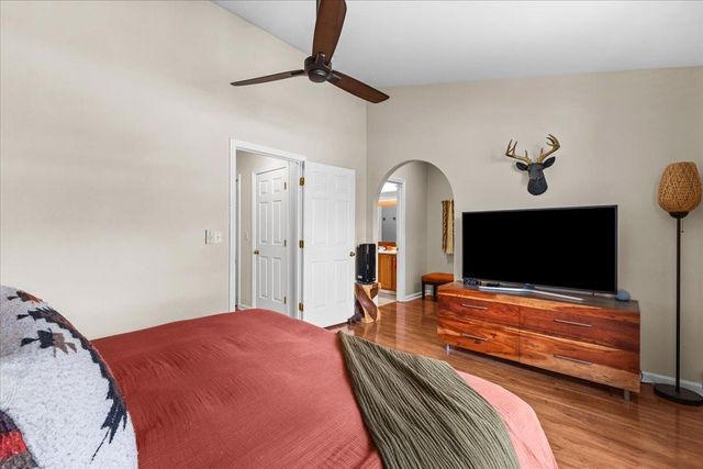 19 Saxonhollow Dr Unit G2, Essex Junction, VT 05452