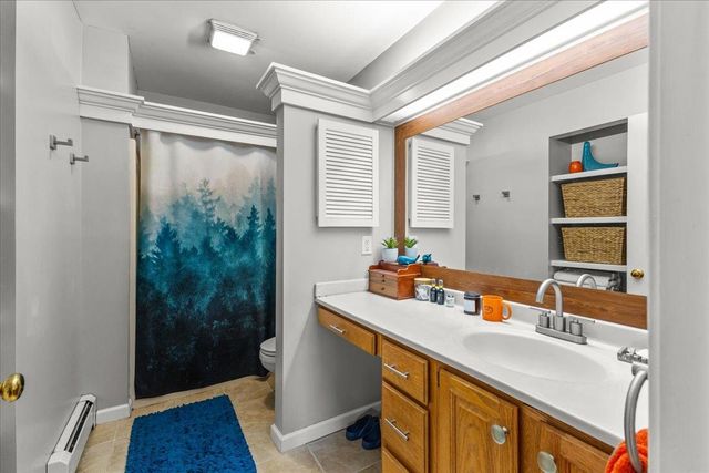 19 Saxonhollow Dr Unit G2, Essex Junction, VT 05452