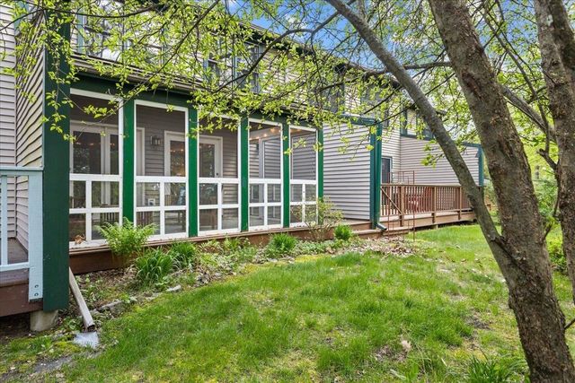19 Saxonhollow Dr Unit G2, Essex Junction, VT 05452