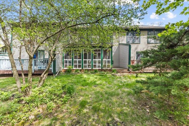 19 Saxonhollow Dr Unit G2, Essex Junction, VT 05452