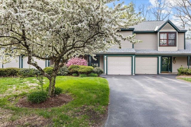 19 Saxonhollow Dr Unit G2, Essex Junction, VT 05452