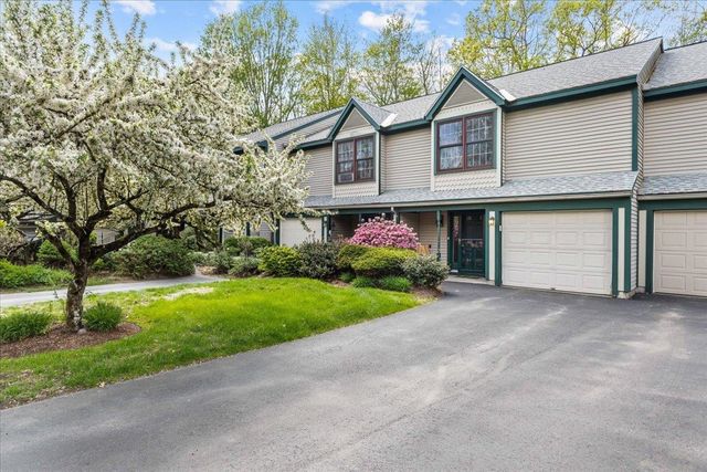 19 Saxonhollow Dr Unit G2, Essex Junction, VT 05452
