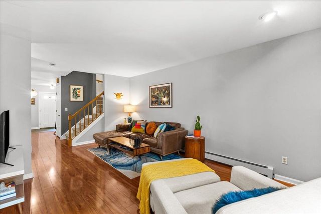 19 Saxonhollow Dr Unit G2, Essex Junction, VT 05452