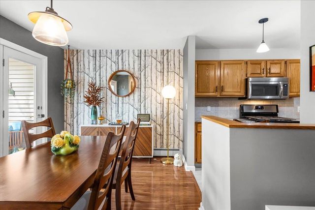 19 Saxonhollow Dr Unit G2, Essex Junction, VT 05452