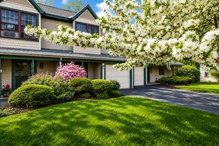 19 Saxonhollow Dr Unit G2, Essex Junction, VT 05452