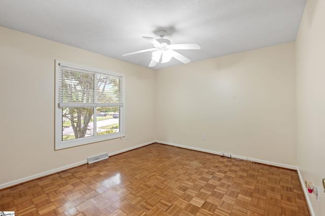 16 Kindlin Way, Taylors, SC 29687