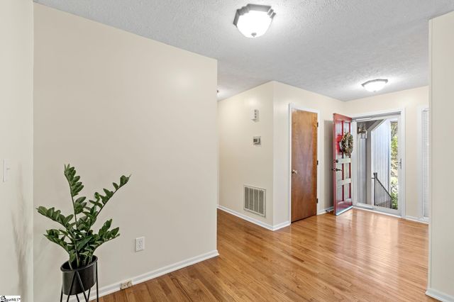 16 Kindlin Way, Taylors, SC 29687