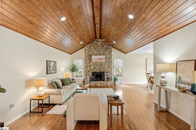 16 Kindlin Way, Taylors, SC 29687
