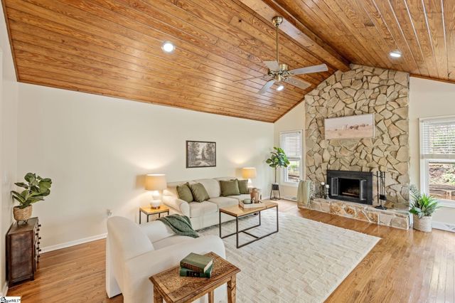 16 Kindlin Way, Taylors, SC 29687