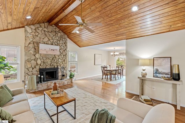 16 Kindlin Way, Taylors, SC 29687