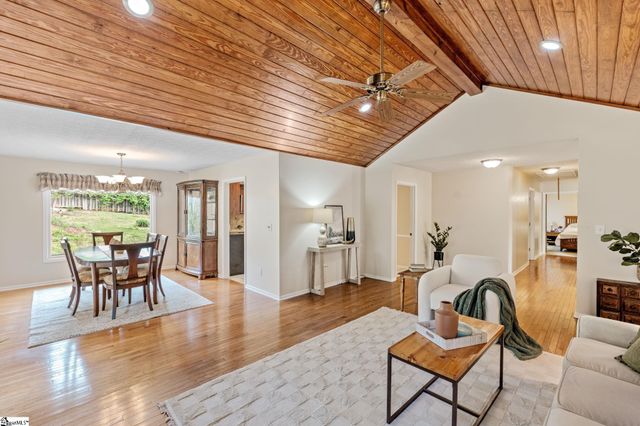 16 Kindlin Way, Taylors, SC 29687