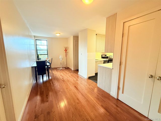 87-10 51st Ave 5H, Elmhurst, NY 11373