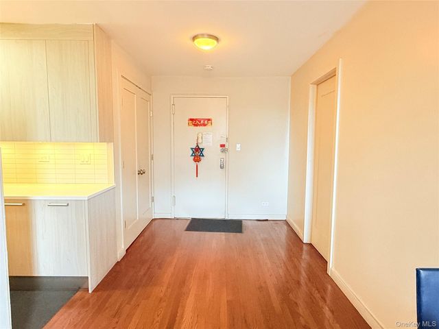 87-10 51st Ave 5H, Elmhurst, NY 11373