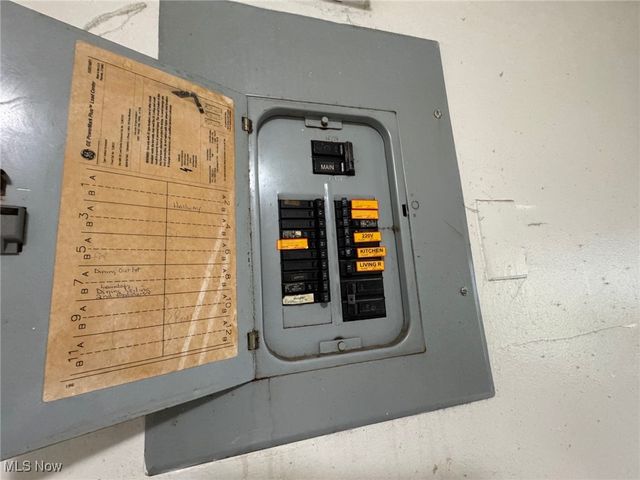 20211 Longbrook Road, Warrensville Heights, OH 44128