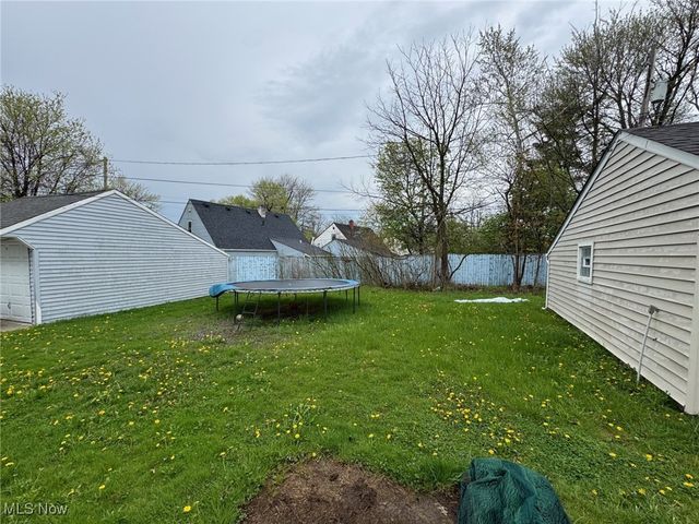 20211 Longbrook Road, Warrensville Heights, OH 44128