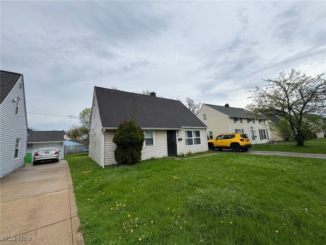 20211 Longbrook Road, Warrensville Heights, OH 44128