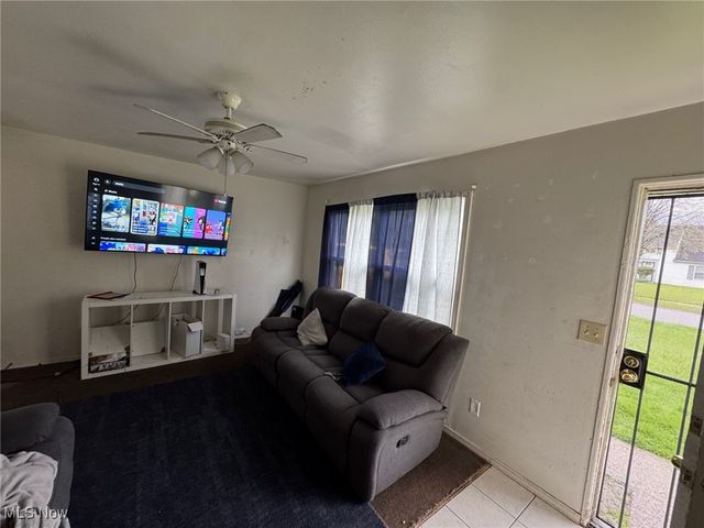 20211 Longbrook Road, Warrensville Heights, OH 44128