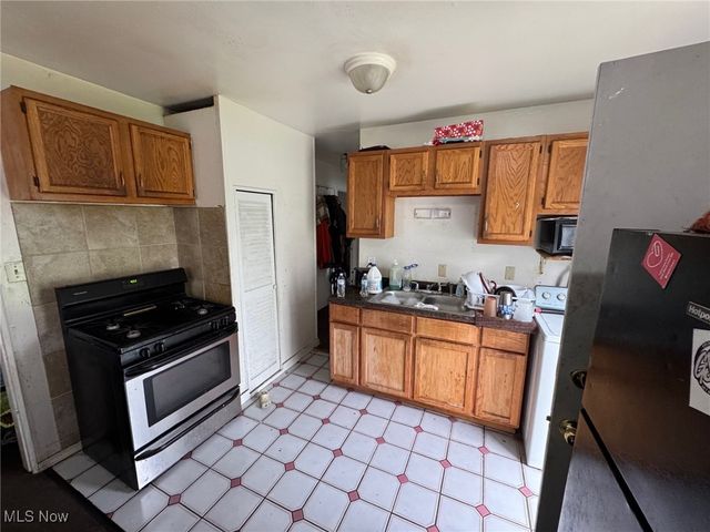 20211 Longbrook Road, Warrensville Heights, OH 44128