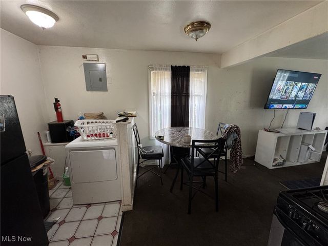 20211 Longbrook Road, Warrensville Heights, OH 44128