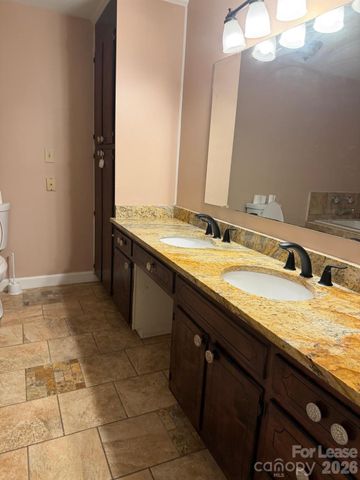 5600 Carmel Road, Charlotte, NC 28226