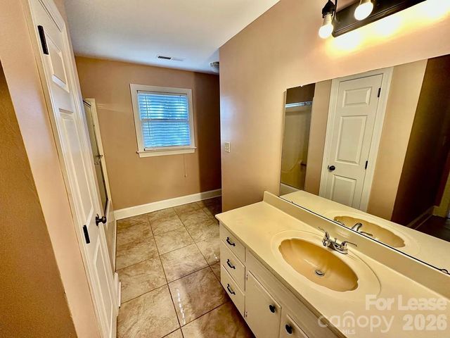 5600 Carmel Road, Charlotte, NC 28226