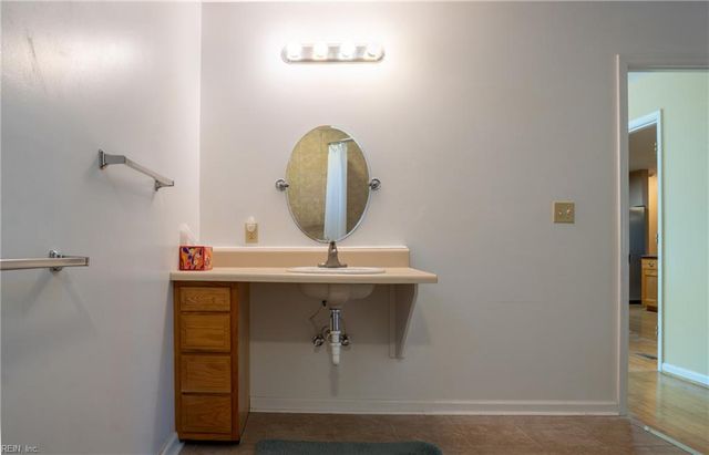 347 Avis CIR, Newport News, VA 23608