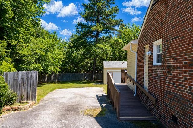 347 Avis CIR, Newport News, VA 23608