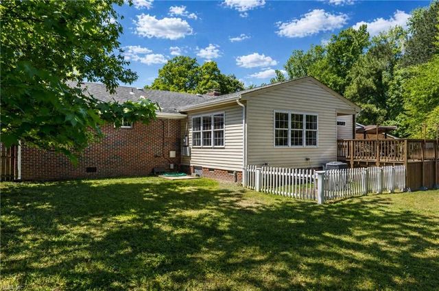 347 Avis CIR, Newport News, VA 23608