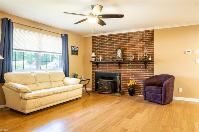 347 Avis CIR, Newport News, VA 23608