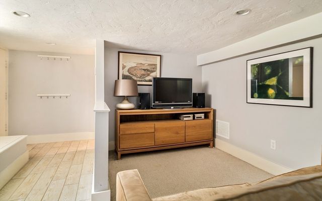 24 Gibson Street, Cambridge, MA 02138