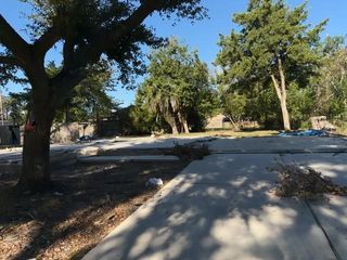 407 Meadow Lane, Hitchcock, TX 77563