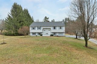 14 N Salem Road A, Hampstead, NH 03841