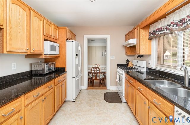 420 Park Ave, Hopewell, VA 23860