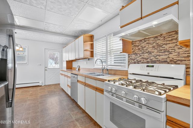 45 8th Street, Hazlet, NJ 07734