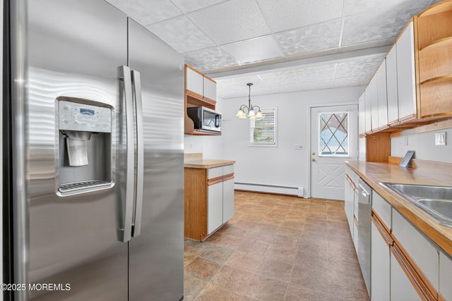 45 8th Street, Hazlet, NJ 07734