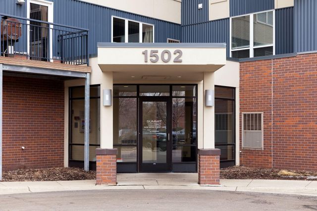 1502 5th Street N 303, Hopkins, MN 55305