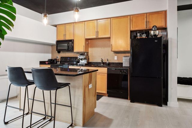 1502 5th Street N 303, Hopkins, MN 55305