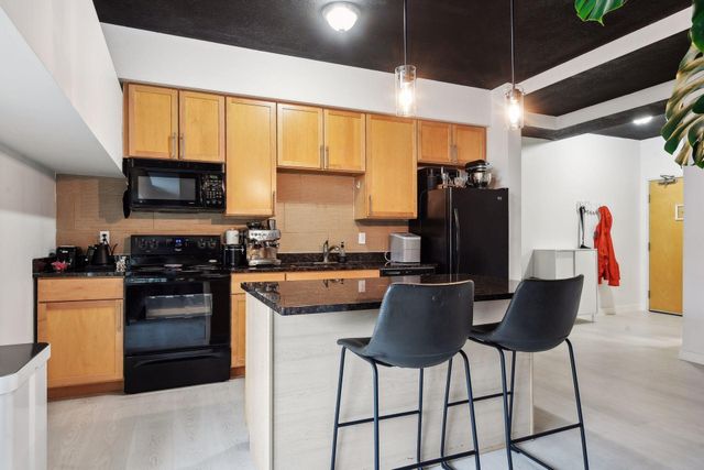 1502 5th Street N 303, Hopkins, MN 55305