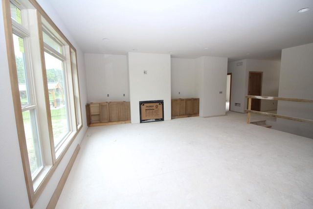 1302 W Kiddle LANE, Union Grove, WI 53182